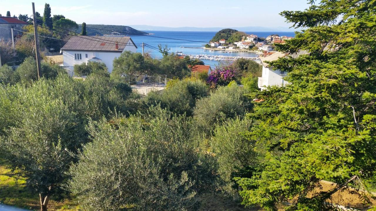 Hotel Kuca Carmen Rab Town Esterno foto