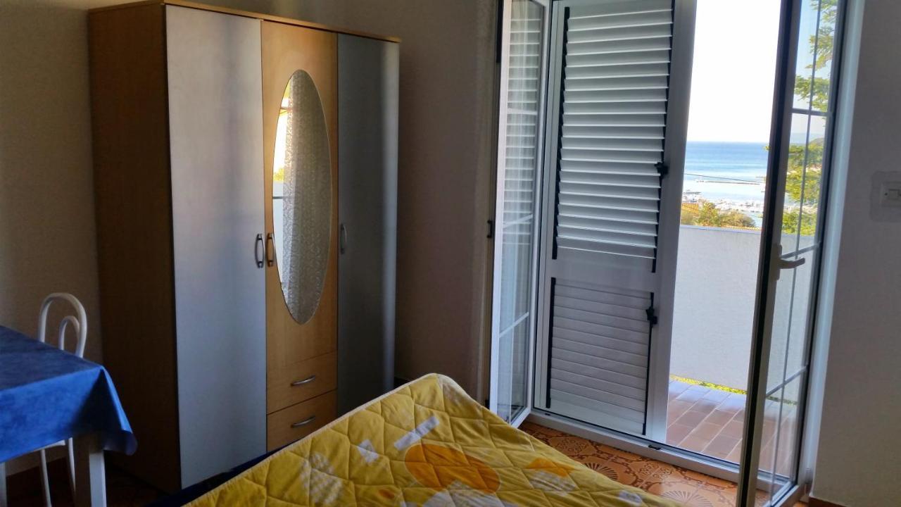Hotel Kuca Carmen Rab Town Esterno foto